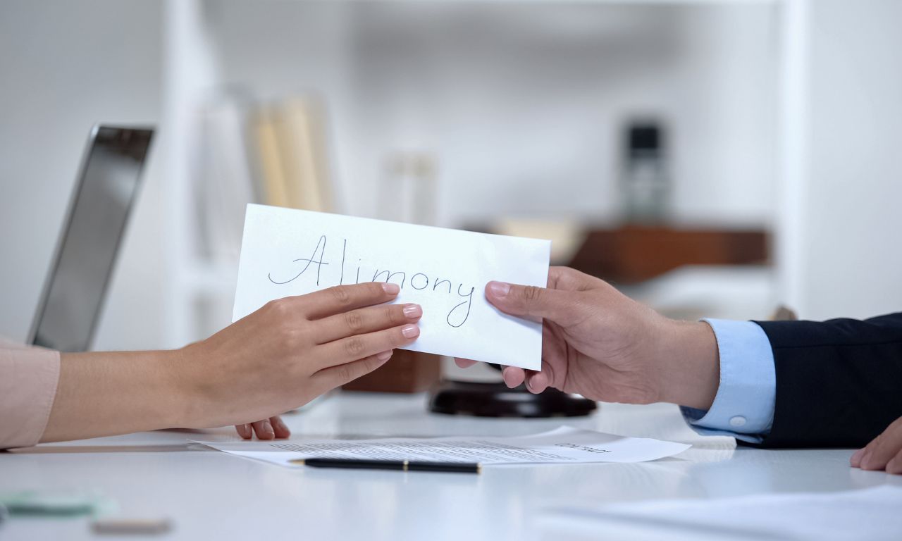 Navigating Divorce Alimony Assessing Career Contributions in Italian Law